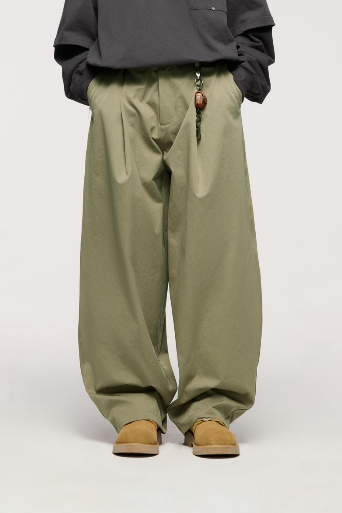 Curved Blade Stretch Pleated Cargo Pants