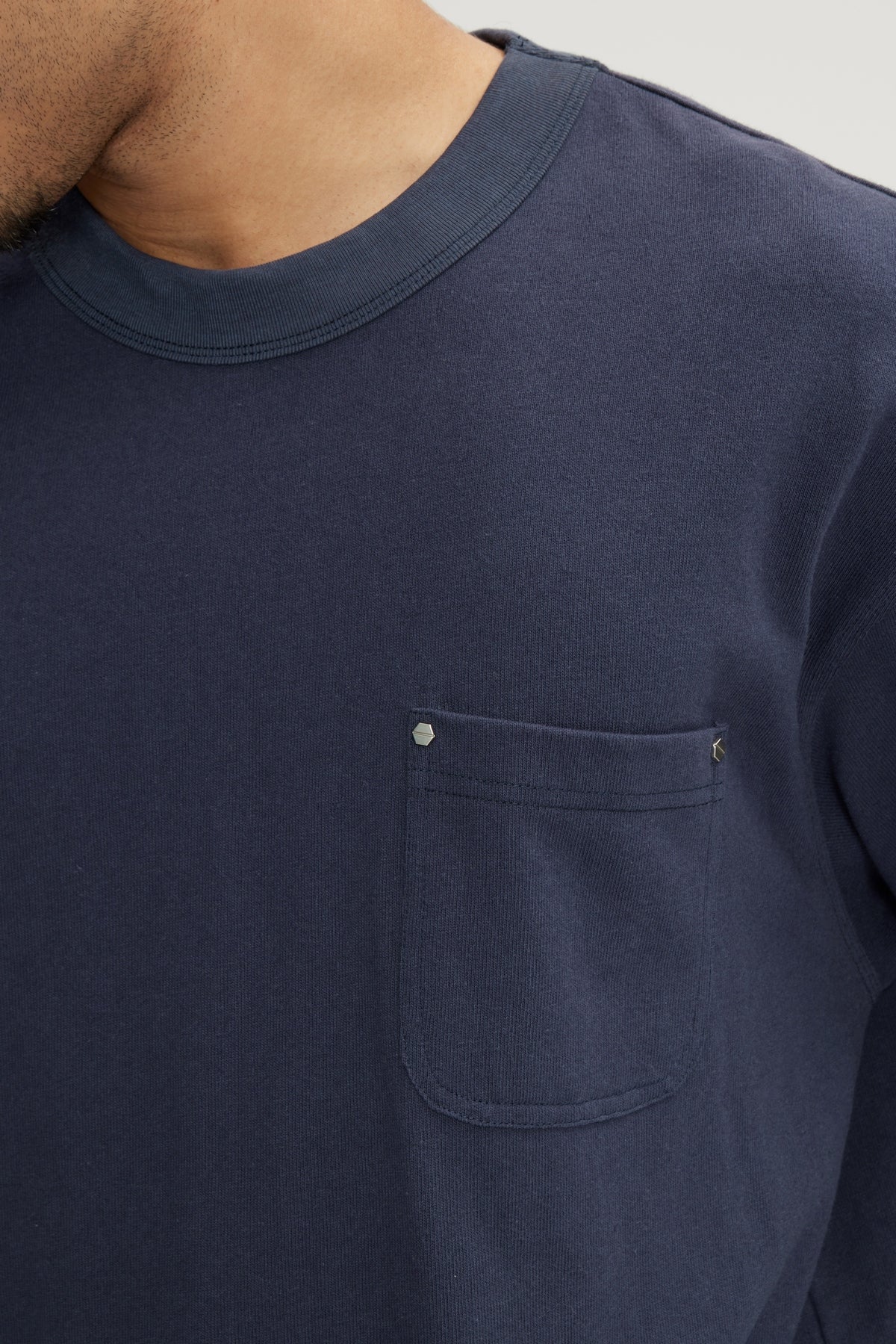 Linen Cotton Oversized Tee with Rivet Pocket-OLA FAN-dark blue-close-shot