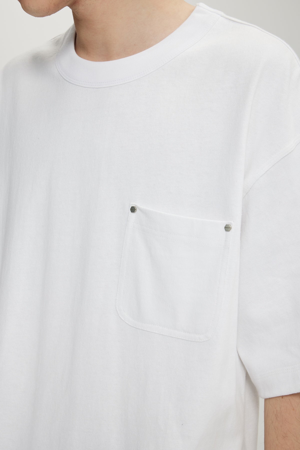 Linen Cotton Oversized Tee with Rivet Pocket-OLA FAN-white-close-shot