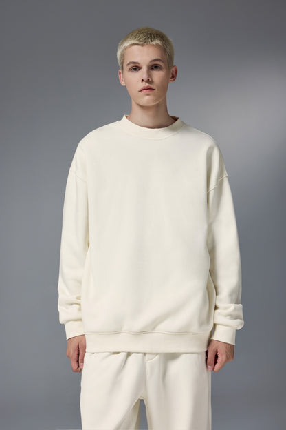 OLA FAN Soft Fleece Crewneck Sweatshirt Milk Tea White Male half-body