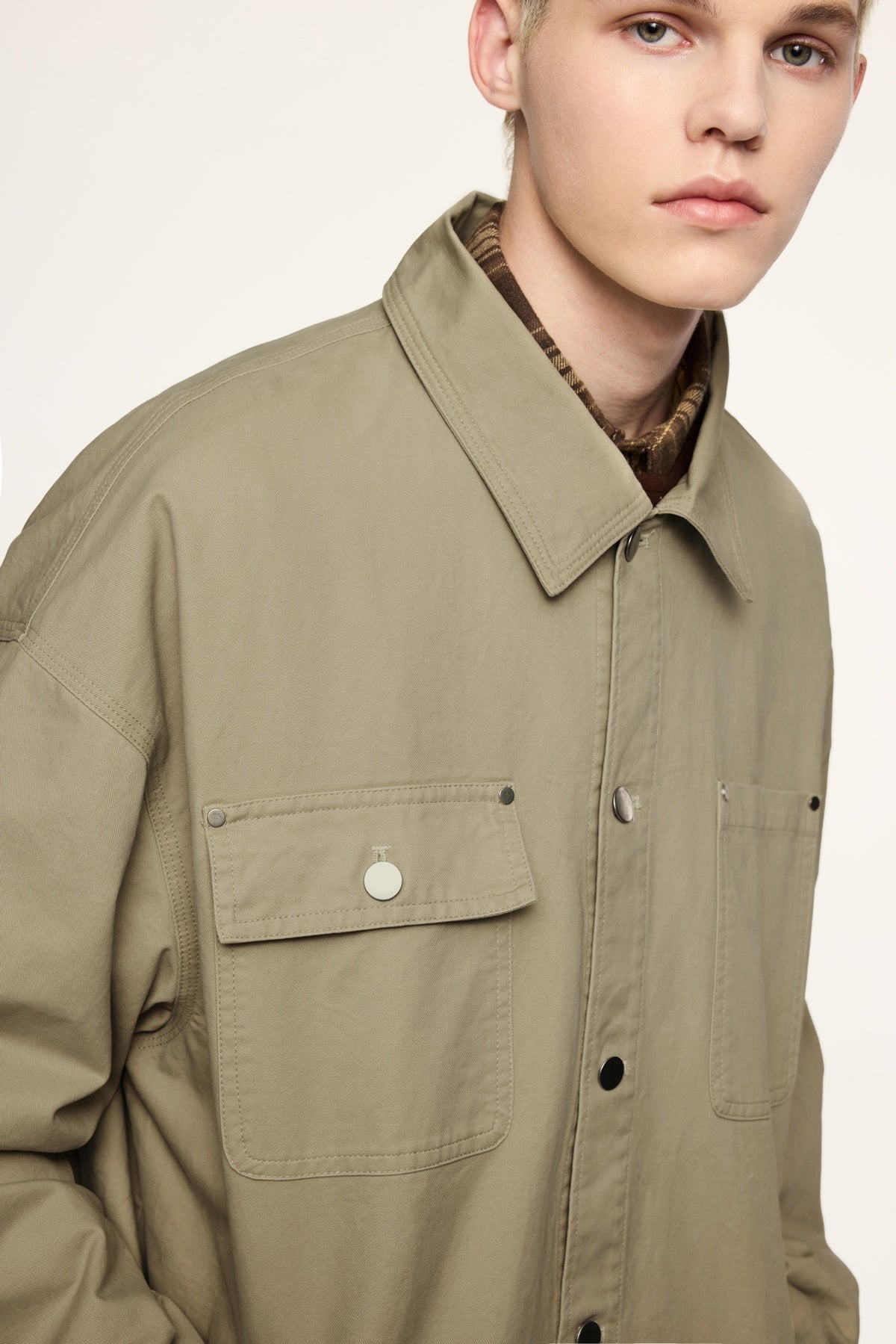 Unisex Minimalist Oversized Cargo Jacket with Front Pockets khaki
